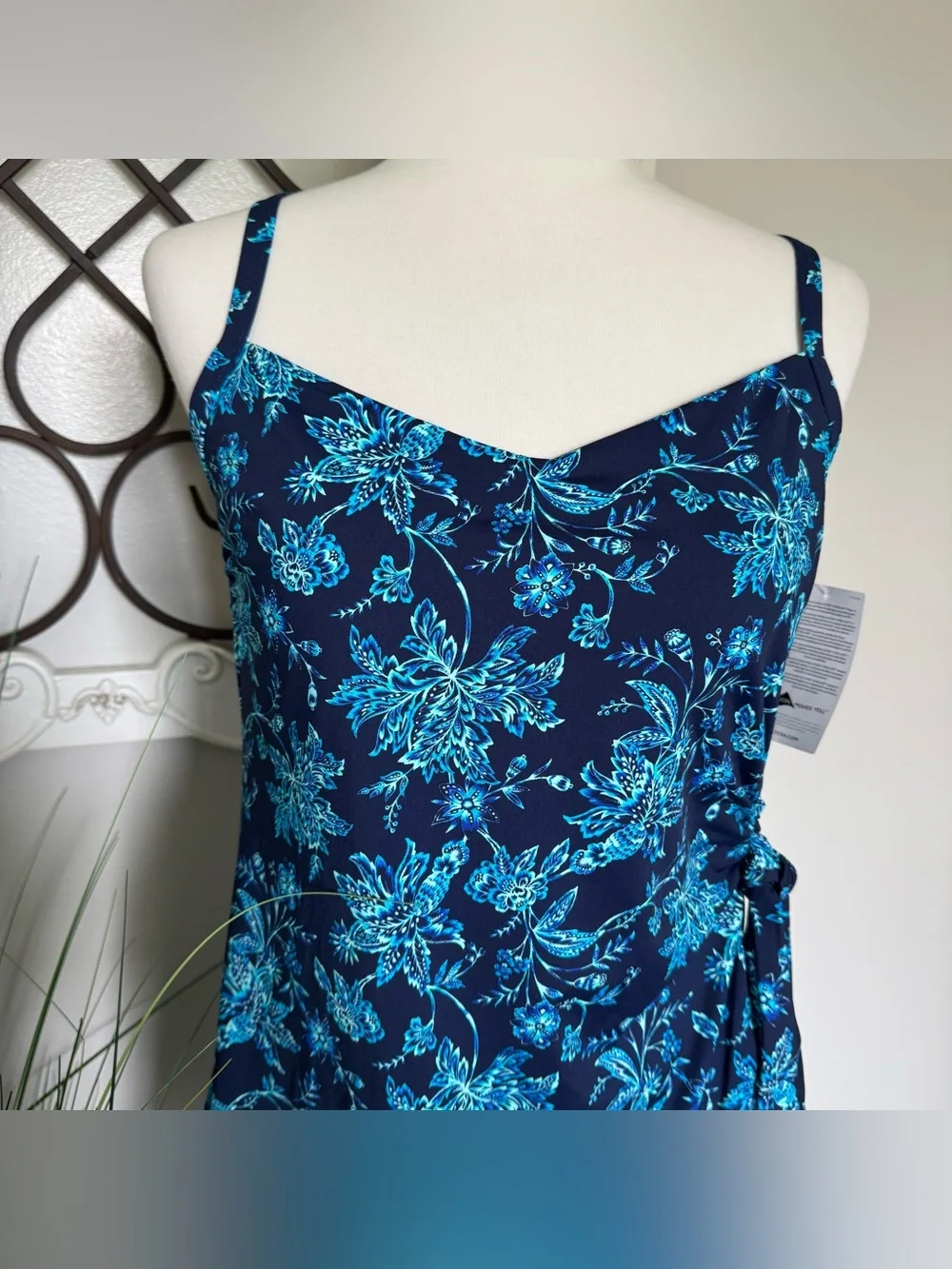 NWT LANDS’ END Size 10 One Piece Navy Blue Floral Swimsuit Swimdress